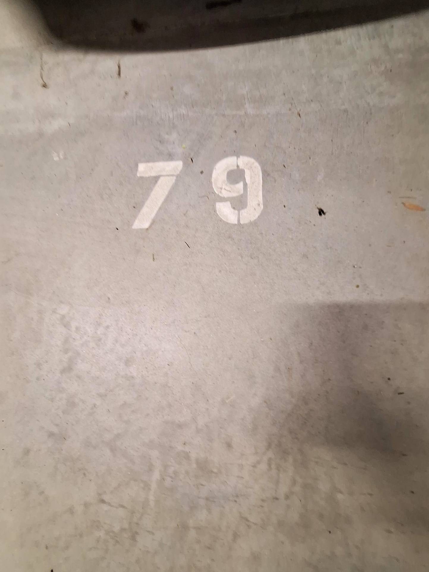 8891